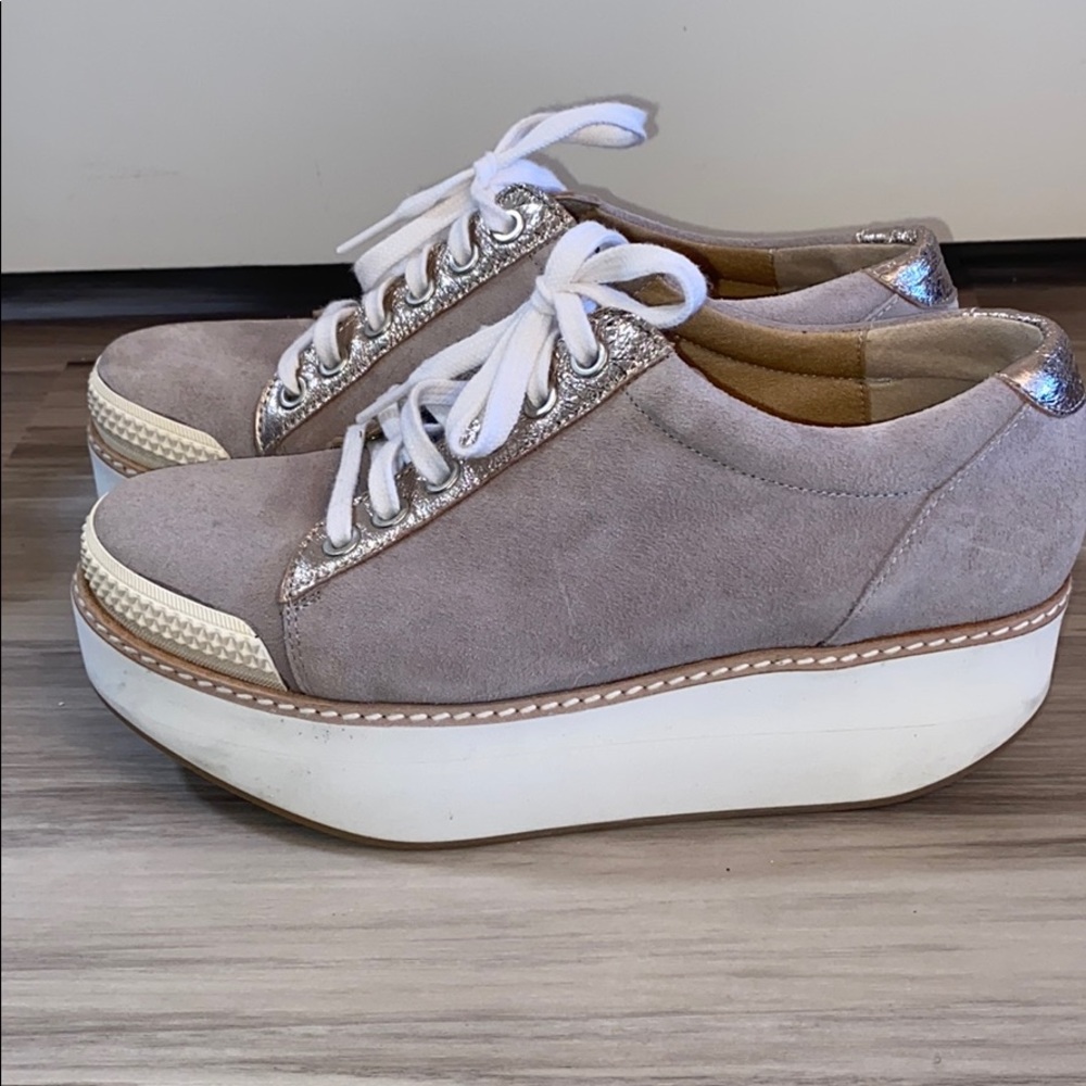 Shelly’s London Platform Sneaker